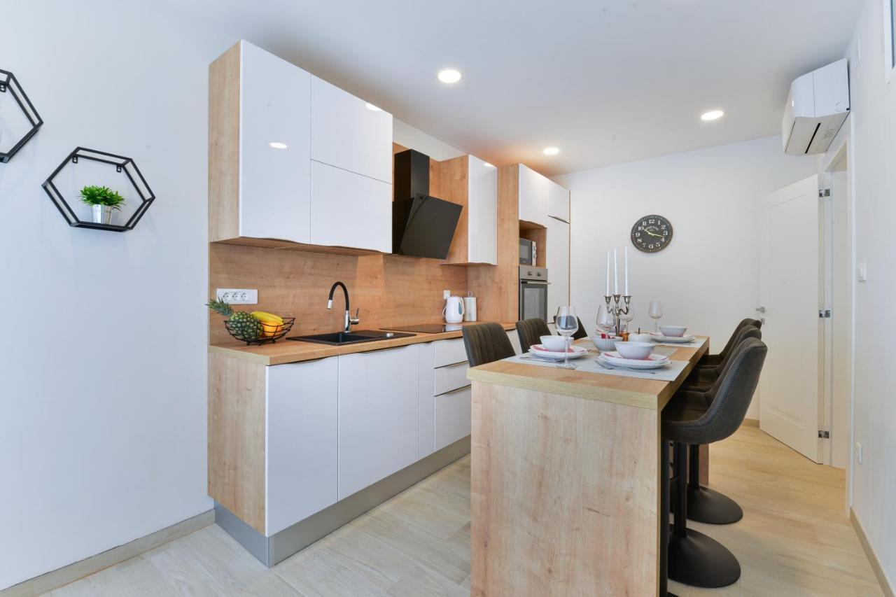 Zara Lumina Apartment ภายนอก รูปภาพ