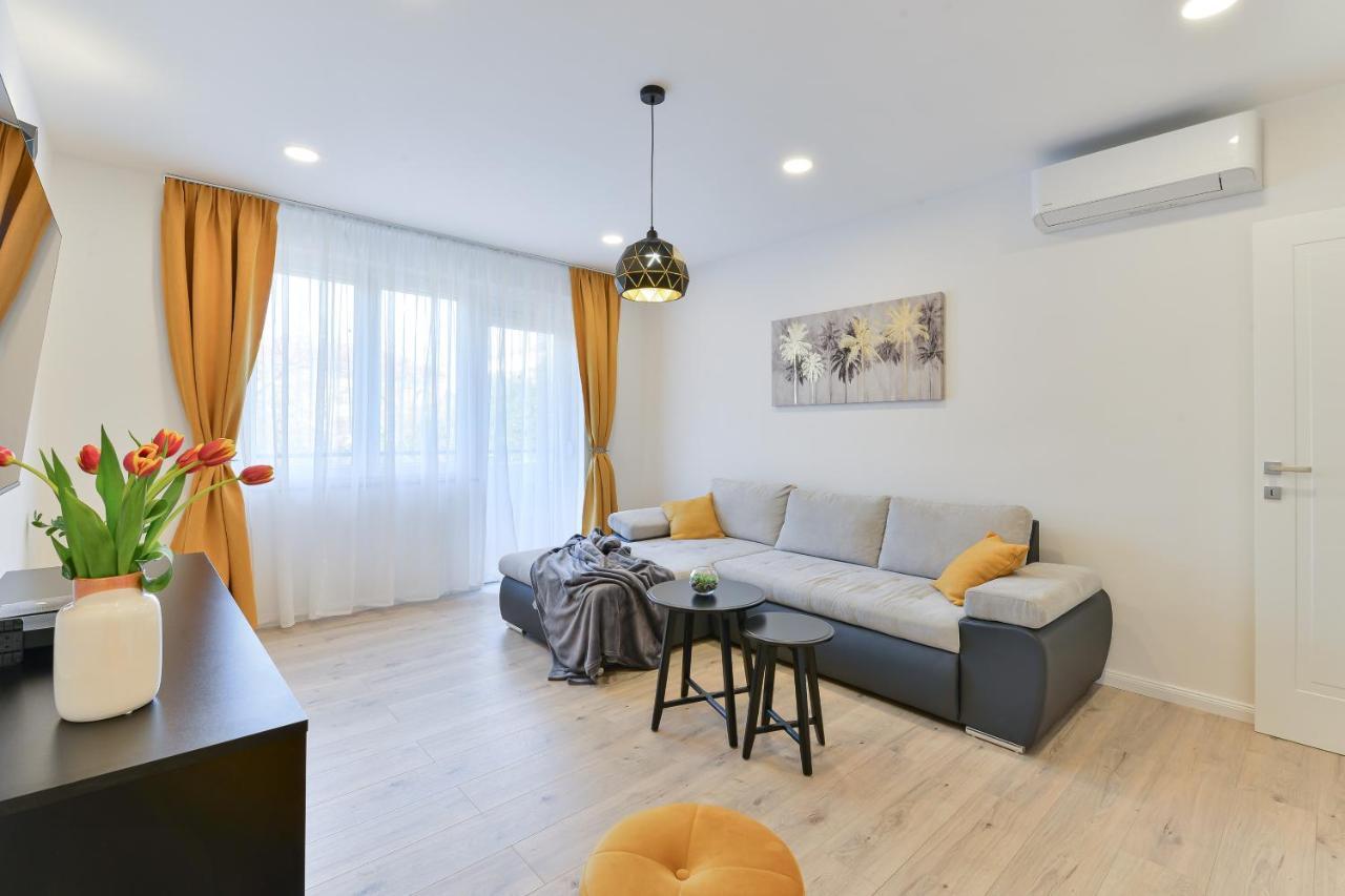 Zara Lumina Apartment ภายนอก รูปภาพ