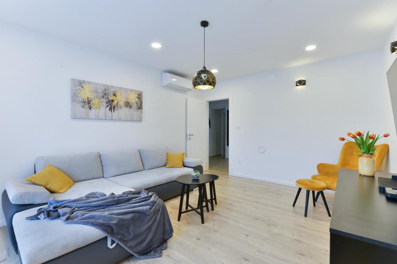 Zara Lumina Apartment ภายนอก รูปภาพ